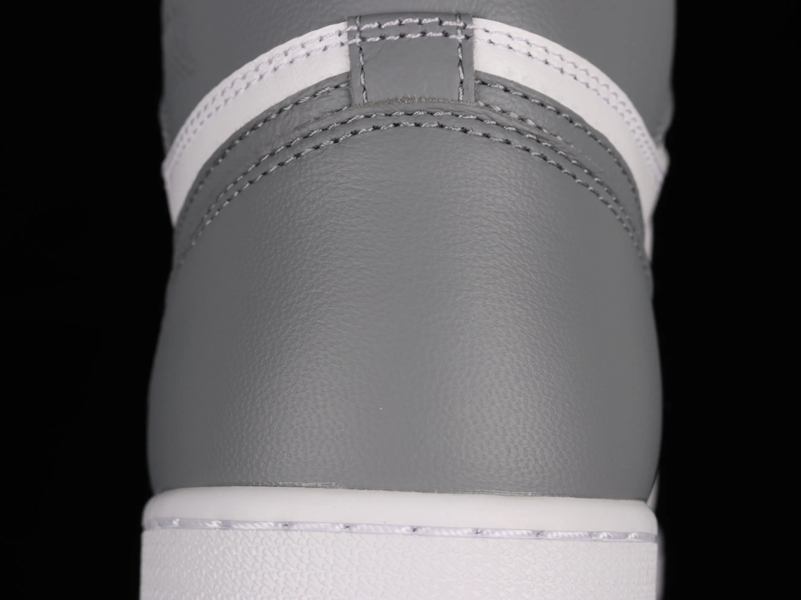 All categories Air Jordan Jordan series basketball shoes Air Jordan 1 High Pure original Air Jordan 1 High OG "Stealth" AJ1 Joe 1 white gray 555088-037